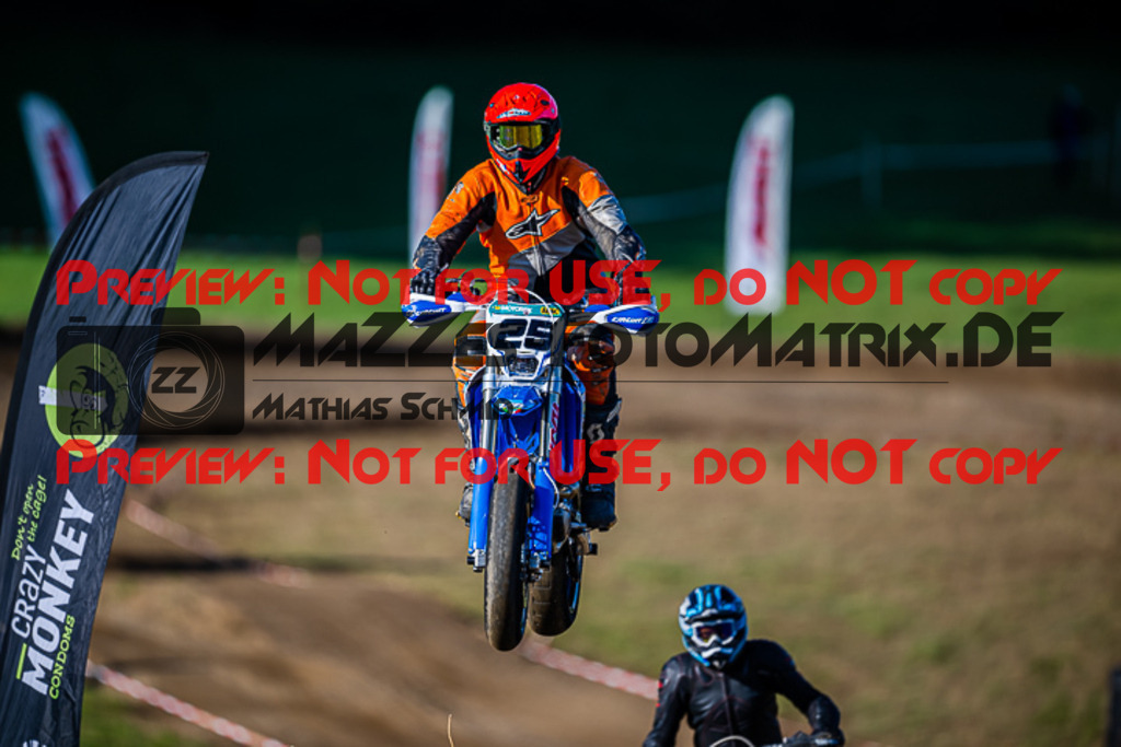 MaZZes_FotoMatrix_220903_8880 | UE40