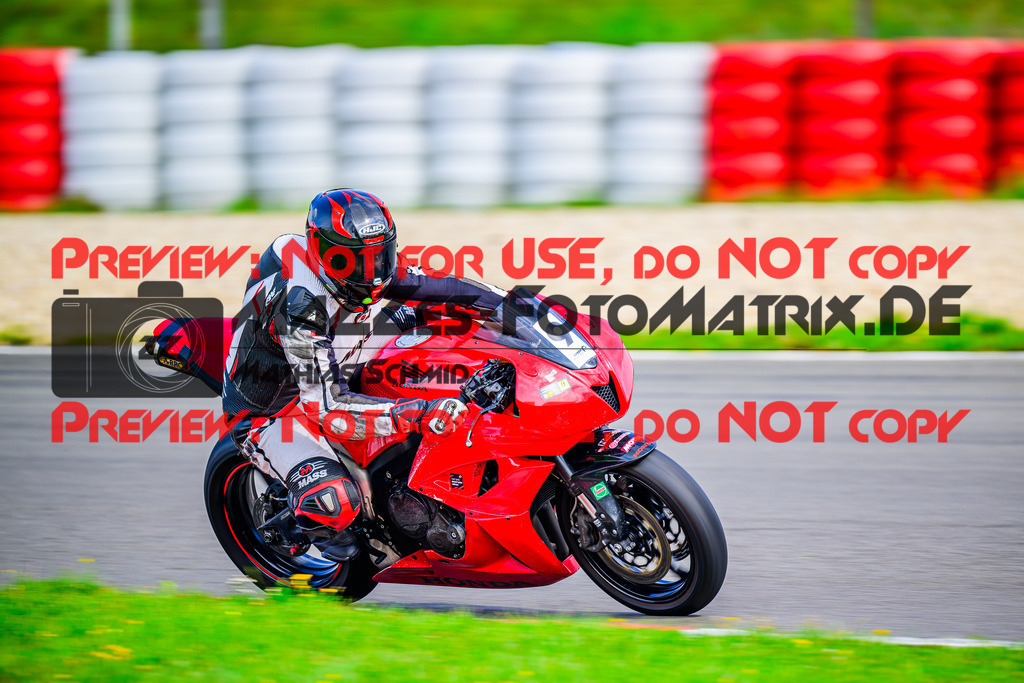 MaZZes_FotoMatrix_240910_6007705_7997 | GELB