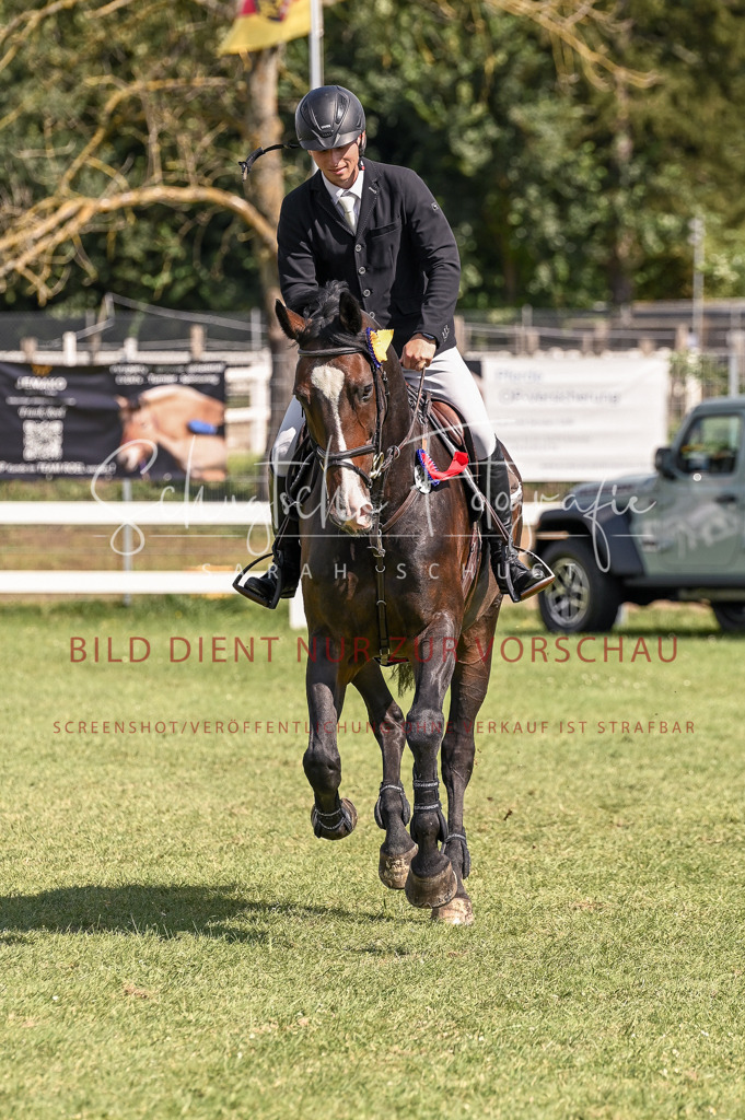 Schugtsche-Düren.2024-09.Springprf.L-229 | Schugtsche Fotografie - Realisiert mit Pictrs.com