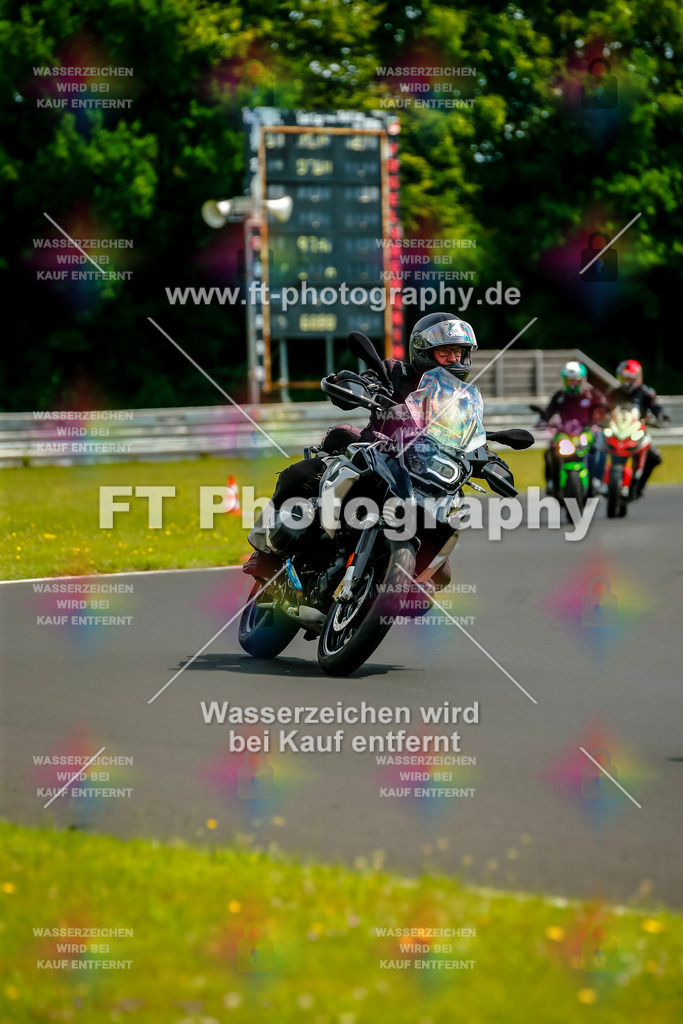 VBK-4761 | Hier findet Ihr Bilder von Touristenfahrten auf der Nürburgring Nordschleife oder von anderen Veranstaltungen die ich besucht habe. Viel Spass beim Durch Schauen 