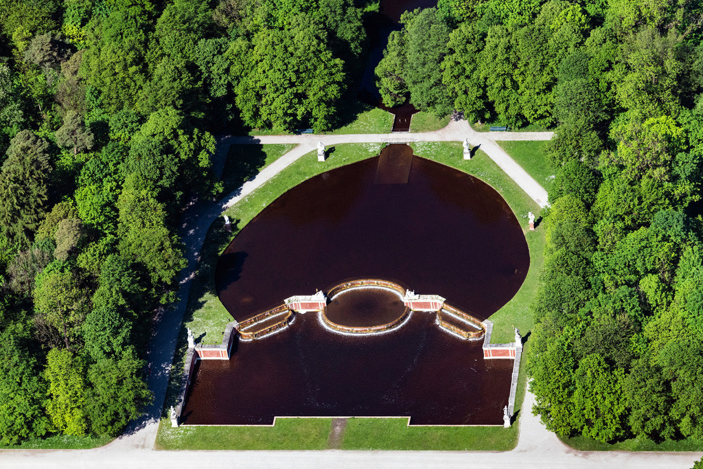 dr__0027642.jpg | MüNCHEN 24.05.2019 Große Kaskade im Schloßpark von Schloß Nymphenburg in München im Bundesland Bayern, Deutschland. // Artificial waterfall in the form of steps in the park of the castle Nymphenburg in Munich in the state Bavaria, Germany. Foto: Daniel Reiter