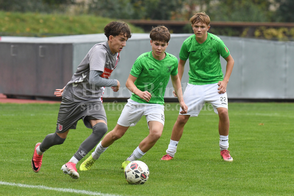 SpVgg GW U15 : Jahn Regensburg | Ha-Ri; Sportfotografie Ha-Ri; Sporfotografie Harry Rindler; Sport Deggendorf; Sportbilder Deggendorf; Sportfotos Deggendorf; Sportfotos Niederbayern; Sportbilder Niederbayern; Amateursport Niederbayern; Bayern;  - Realisiert mit Pictrs.com