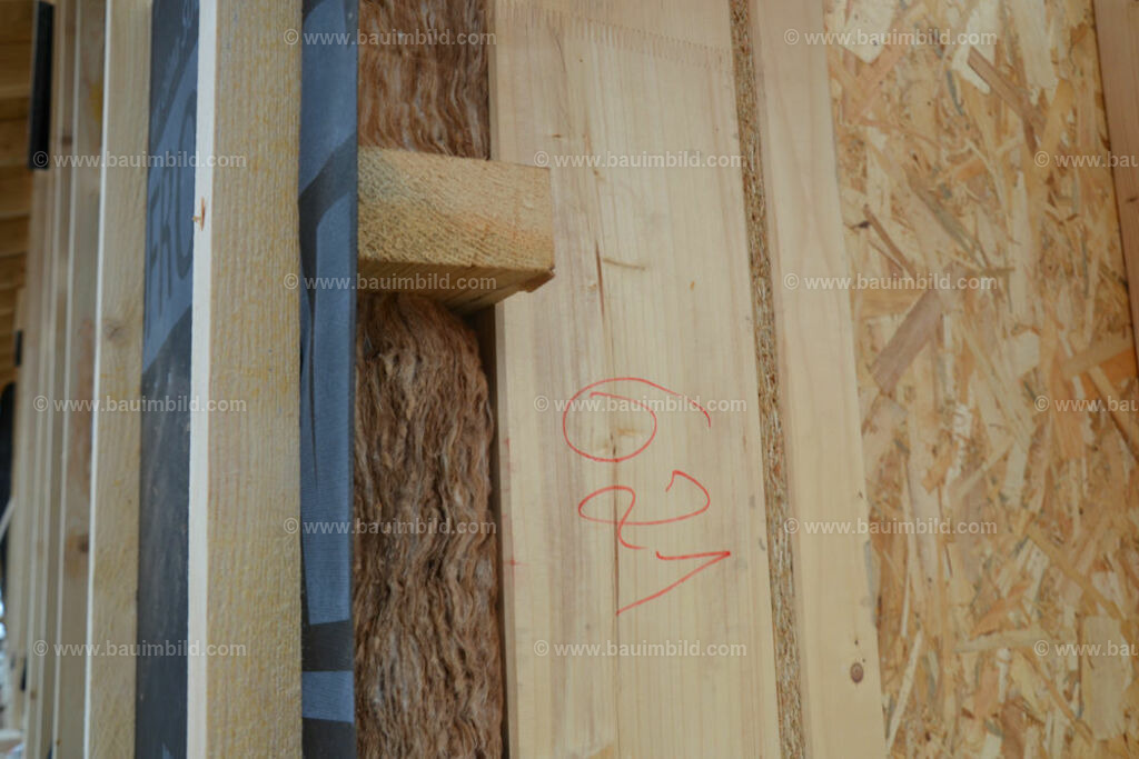 bib-lg13-holzbau-ausbau-0075 | Nach LV-Leistungsgruppen sortierte Detailfotos über den Bau eines Hauses. Alle Hausbau-Bilder direkt vom Urheber und Autor der Website Haus-Selber-Bauen.com