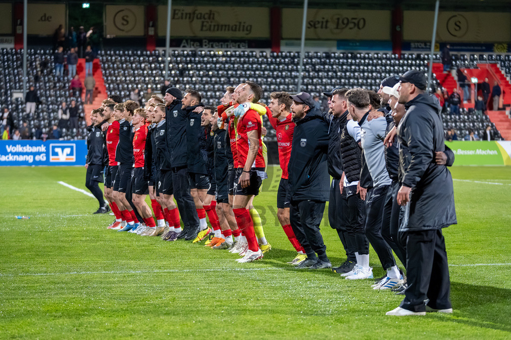 SG Sonnenhof Großaspach vs. SGV Freiberg, Fussball, Regionalliga Suedwest, 30. Spieltag, 22.04.2026 | SG Sonnenhof bedankt sich bei den Fans,SG Sonnenhof Großaspach vs. SGV Freiberg, Fussball, Regionalliga Suedwest, 30. Spieltag, 22.04.2026