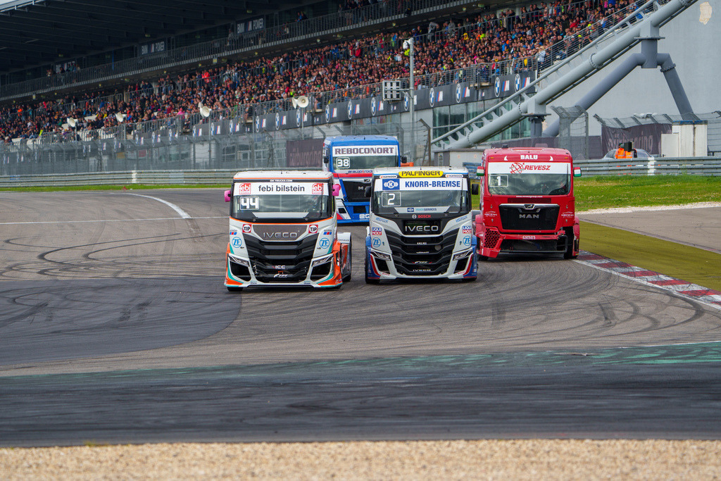 A7407086 | 13.07.2024 Goodyear FIA European Truck Racing Championship (ETRC) NürburgringBild: #44 Steffi Halm (DE) im Kampf um die ersten vier Plätze mit  #38 JOSÉ EDUARDO RODRIGUES (Portugal), #1 Norbert Kiss (DE) und #2 Jochen Hahn (DE) - Realisiert mit Pictrs.com
