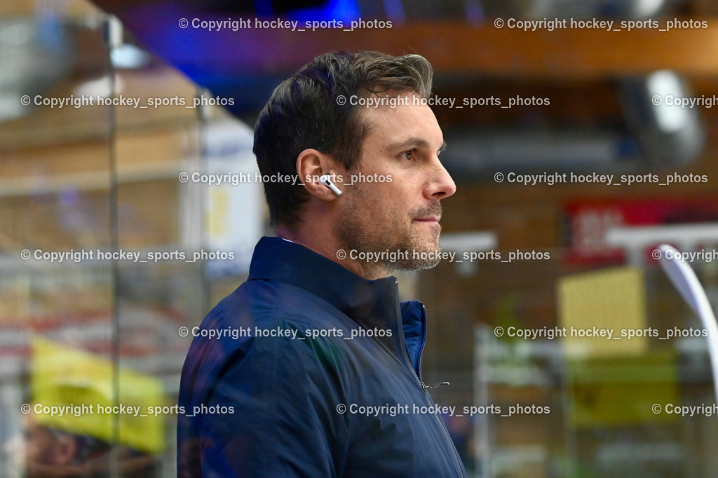 EC IDM WÄRMEPUMPEN VSV vs. HYDRO FEHERVAR AV 19 | Asisstentcoach Hydro Fehervar DIETRICH TYLER, EC IDM WÄRMEPUMPEN VSV vs. HYDRO FEHERVAR AV 19, EC IDM WÄRMEPUMPEN VSV vs. HYDRO FEHERVAR AV 19 am 20.11.2024 in Villach (Stadthalle Villach), Austria, (Photo by Bernd Stefan)