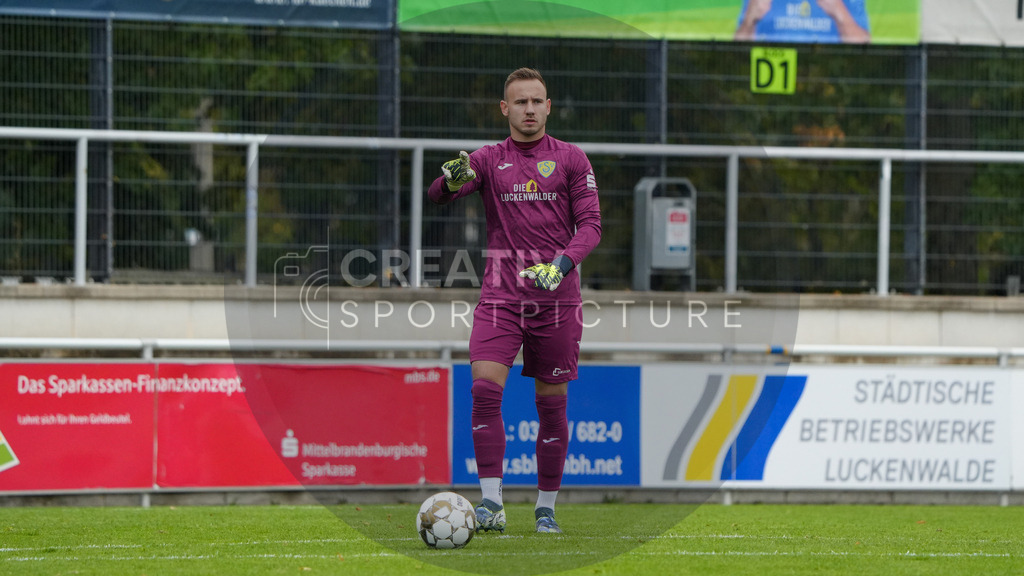 Fußball, Herren, Saison 2025/2026, Regionalliga Nordost, 11. Spieltag, FSV 63 Luckenwalde vs. FC Carl-Zeiss Jena, Samstag 05.10.2025, Werner-Seelenbinder-Stadion Luckenwalde, | Fußball, Herren, Saison 2025/2026, Regionalliga Nordost, 11. Spieltag, FSV 63 Luckenwalde vs. FC Carl-Zeiss Jena, Samstag 05.10.2025, Werner-Seelenbinder-Stadion Luckenwalde, Im Bild: Florian Palmowski (Luckenwalde) - Realisiert mit Pictrs.com