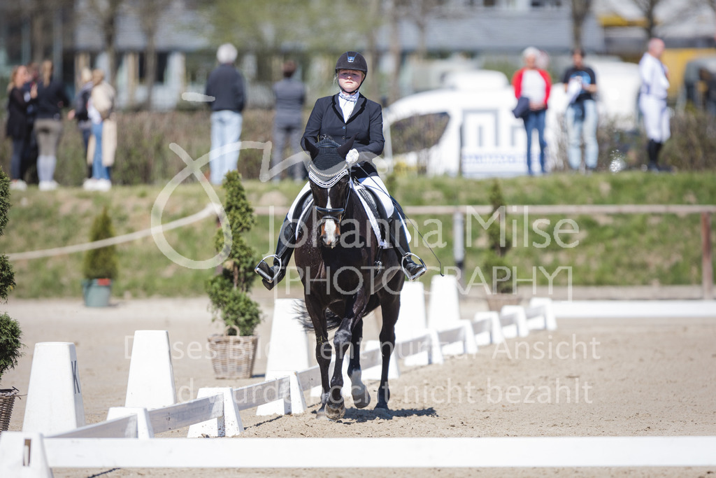 220418_L-Dressur-240 | Frühlingsfest der Pferde
Herford
18.April 2022
Dressurprfg. Kl.L* - Tr. L2ausw. geschlossen