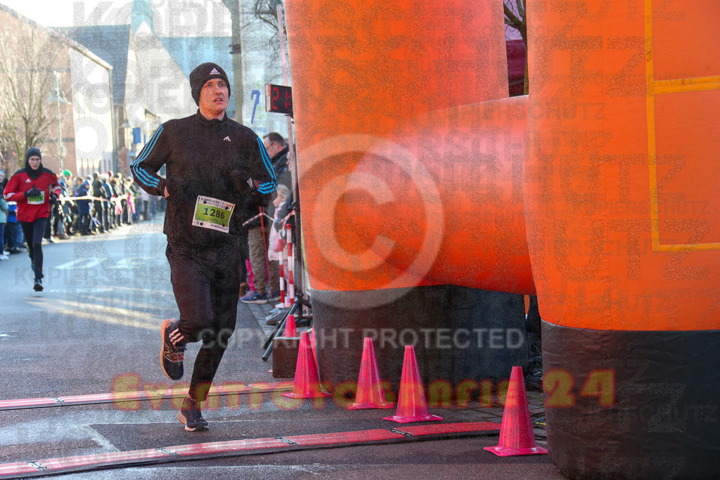 241201_1047_EX1_8621 | Sportfotografie im Rhein-Sieg Kreis, Köln, Bonn, NRW, Rheinland Pfalz, Hessen, etc. Unser Tätigkeitsfeld umfasst den Laufsport vom Volkslauf über den Marathon, Duathlon, Triathon bis zum Ultralauf wie Kölnpfad Ultra oder Schindertrail.