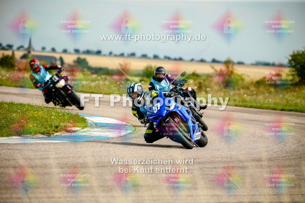 Chambley Juli-2546 | Hier findet Ihr Bilder von Touristenfahrten auf der Nürburgring Nordschleife oder von anderen Veranstaltungen die ich besucht habe. Viel Spass beim Durch Schauen 