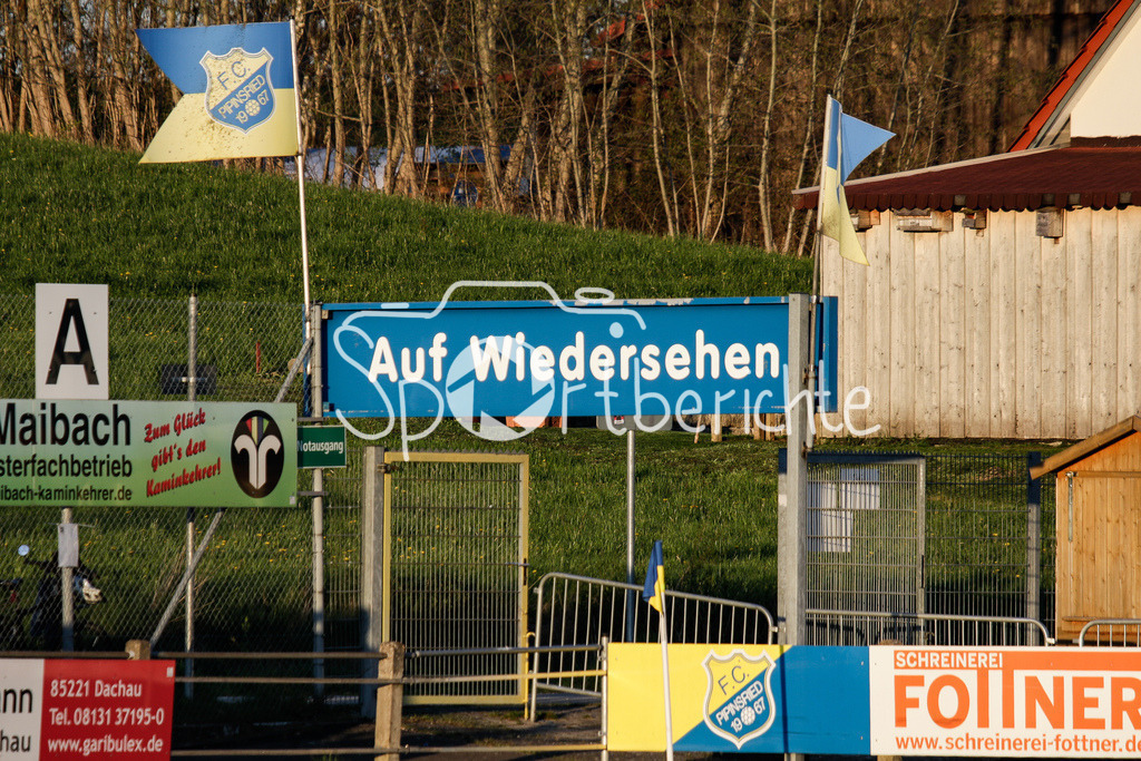 FC Pipinsried - TSV Buchbach | Auf Wiedersehen in Pipinsried? / Der Dorfclub steigt aus der Regionalliga ab / Absteiger / Abstieg / Symbolbild