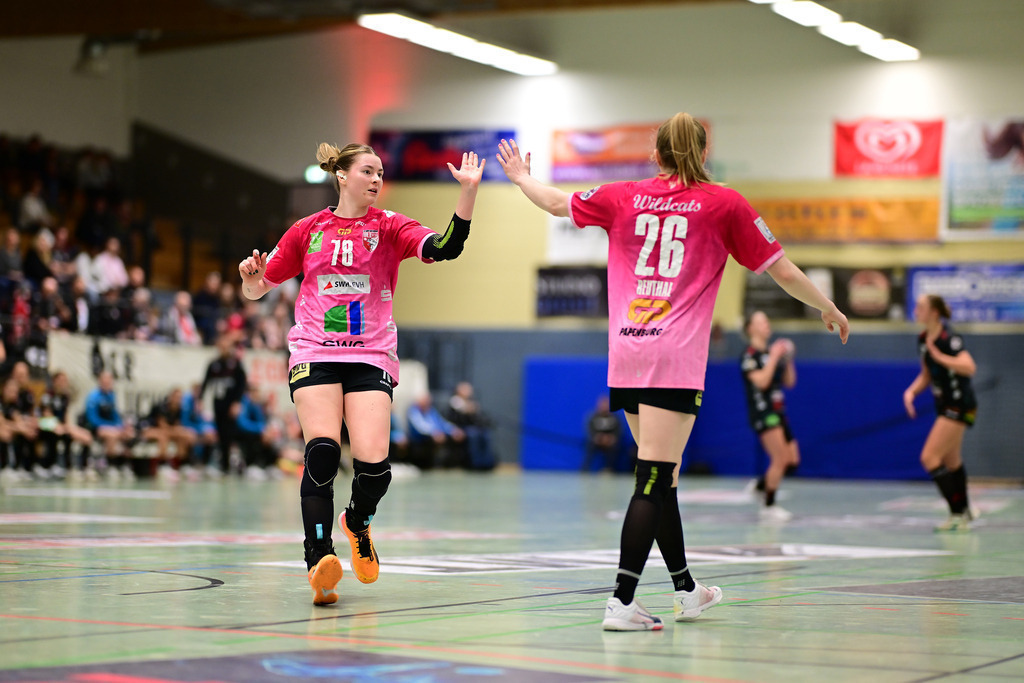 Handball I Frauen I Saison 2024-2025 I 2. HBF I 16. Spieltag I HL Buchholz 08-Rosengarten - SV Union Halle-Neustadt | Der Sportfotograf. - Realisiert mit Pictrs.com