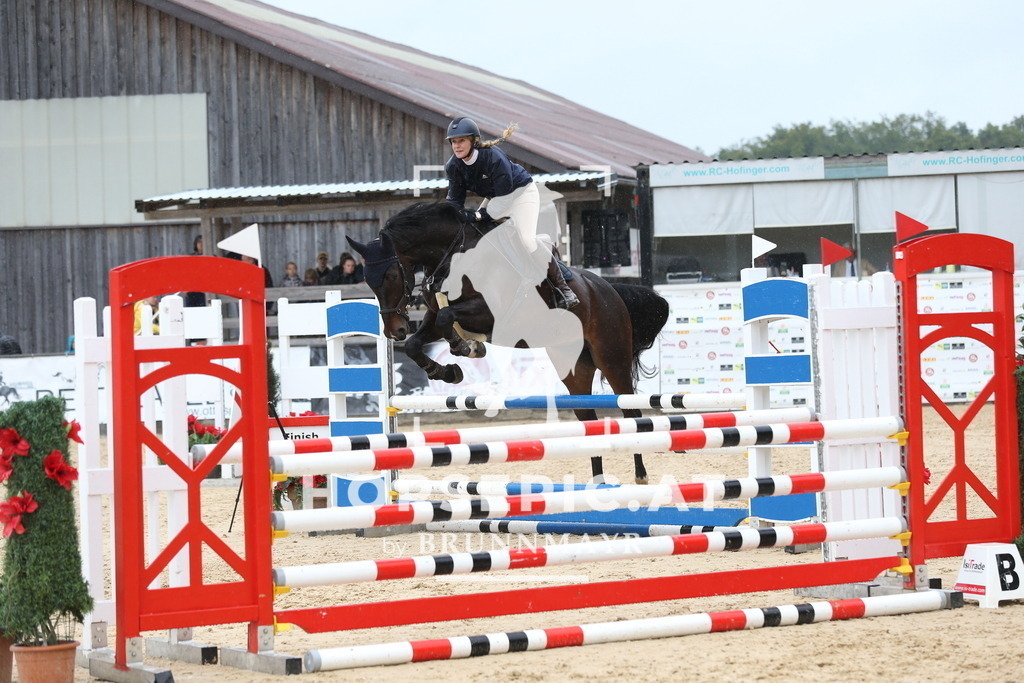 DL2Q6075 | Willkommen bei Brunnmayr - Design & Fotografie – Ihrem Spezialisten für Reitturniere und Pferdeveranstaltungen in Oberösterreich, Salzburg und Bayern! Seit über 17 Jahren sind wir leidenschaftlich dabei.