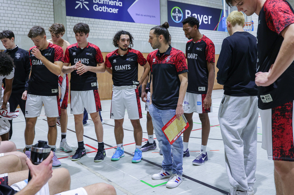 1.Regio BAYER GIANTS vs LippeBaskets Werne-9 | Fotos von Basketballspielen aus dem Raum NRW fotografiert von Gero Mueller-Laschet und Daniel Schaefer - Realisiert mit Pictrs.com