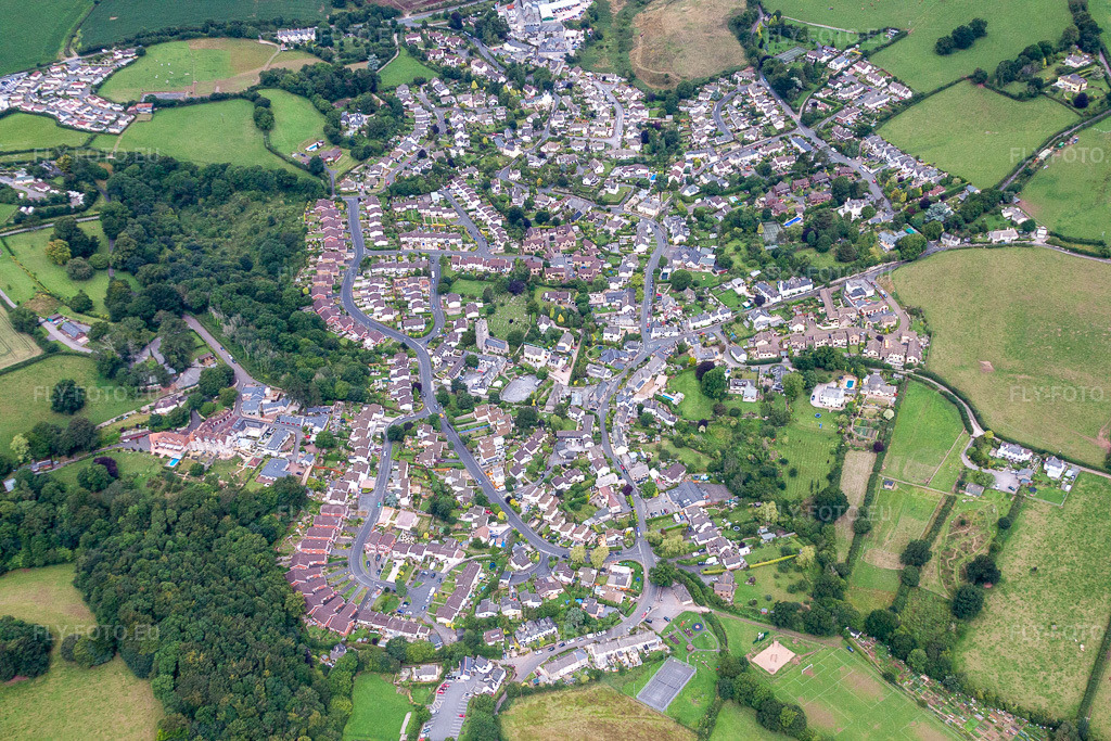 Vue aérienne: Vue de la ville à Abbotskerswell dans le département Angleterre, Grande Bretagne. Photo: IMG_19477.jpg prise le 20/07/2009 par Werner Riehm/FLY-FOTO.euRésolution de l'original: 4752 x 3168 px