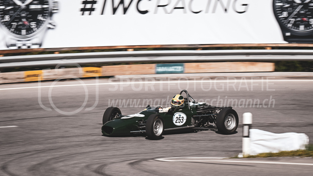 19. Arosa ClassicCar 2023 - 1. September 2023 | 19. Arosa ClassicCar 2023
Arosa, Schweiz
Gentilesca Bruno aus Wettingen mit der Startnummer 253 in einem Merlyn MK 20, Jahrgang 1971, in der Klasse Classic Trophy.
@arosaclassiccar, @arosa.official, #arosaclassiccar, #arosa, #76curves, #classiccar
Bild: Sportfotografie Markus Aeschimann | www.markus-aeschimann.ch - Realisiert mit Pictrs.com