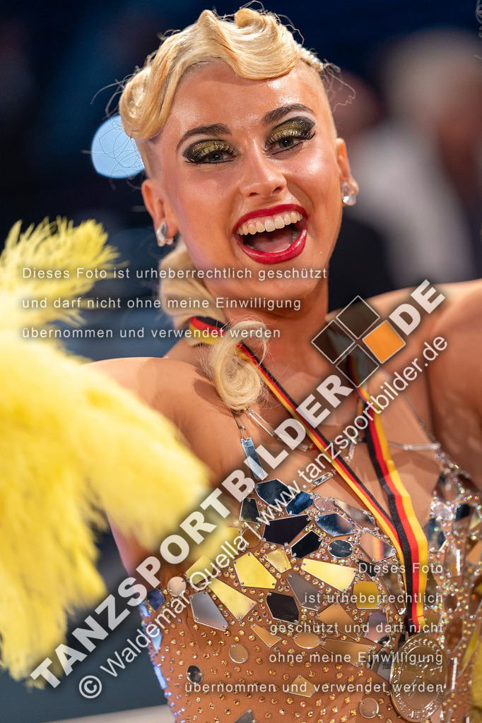 20231111-15169 | Hier finden Sie Tanz Bilder vom Latein und Standard Formationen tanzen. Sportbilder vom Tanzsport. Schöne Fotos und von Weltmeisterschaft, Europameisterschaft, Bundesliga, Regionalliga, Oberliga und Landesliga sowie von GOC Stuttgart, DanceComp, WM Bremen