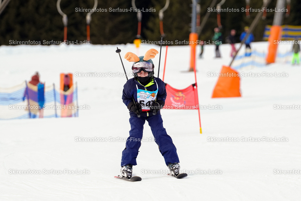 SRF_02.01.2026_1143 | Skirennfotos,Serfaus,Fiss,Ladis,Kinderskirennen,Winter,Tirol,Oberland,skirace,SFL,feelfree,weil wir's genießen,ski,Ski,skifahren,Sonnenplateau, - Realisiert mit Pictrs.com