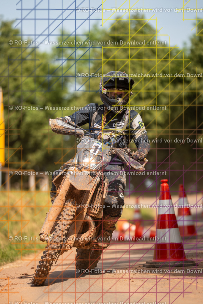 Wolfshausen 4 Lauf -1695 | Sportfotografie von RO-Fotos: Motorsport, Motocross, Enduro, Laufveranstaltungen und Triathlon. Professionelle Fotos von Sportlern und Events. - Realisiert mit Pictrs.com