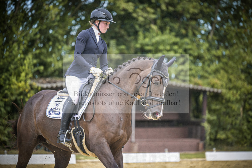 DOS_1790 | Entdecke hochwertige Reitturnierfotos von Foto Oger. Professionell, emotional und authentisch – jetzt Lieblingsmomente im Shop bestellen.Deutschlandweite Turnierfotografie. - Realisiert mit Pictrs.com