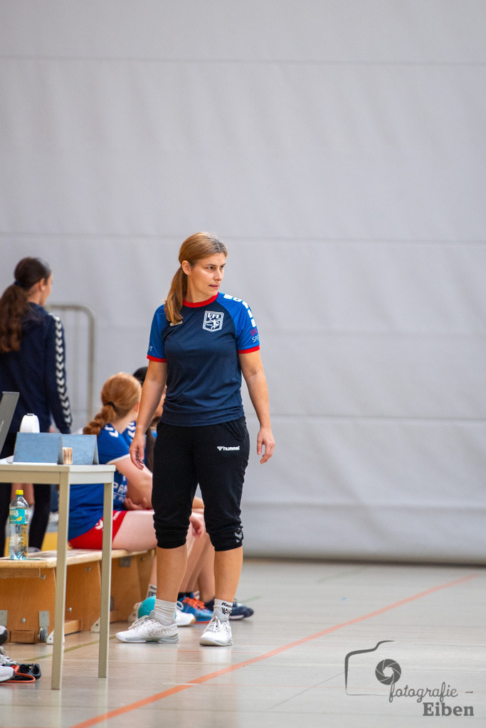 VfL Rastede-SG FriPe | C-Juniorinnen Landesliga; VFL Rastede (blau) - SG FriPe (schwarz) am 22.09.2024; in Rastede (Sporthalle Feldbreite), Photo: Philip Eiben 2024 - Realisiert mit Pictrs.com