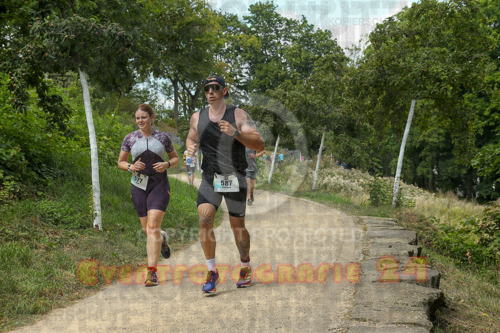 250824_1415_EX1_5555 | Sportfotografie im Rhein-Sieg Kreis, Köln, Bonn, NRW, Rheinland Pfalz, Hessen, etc. Unser Tätigkeitsfeld umfasst den Laufsport vom Volkslauf über den Marathon, Duathlon, Triathon bis zum Ultralauf wie Kölnpfad Ultra oder Schindertrail.