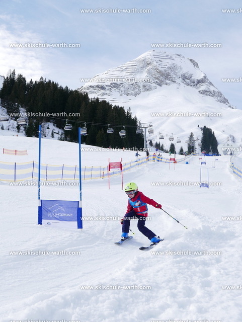 Lara (1) | Photos von der Skischule Warth - Realisiert mit Pictrs.com