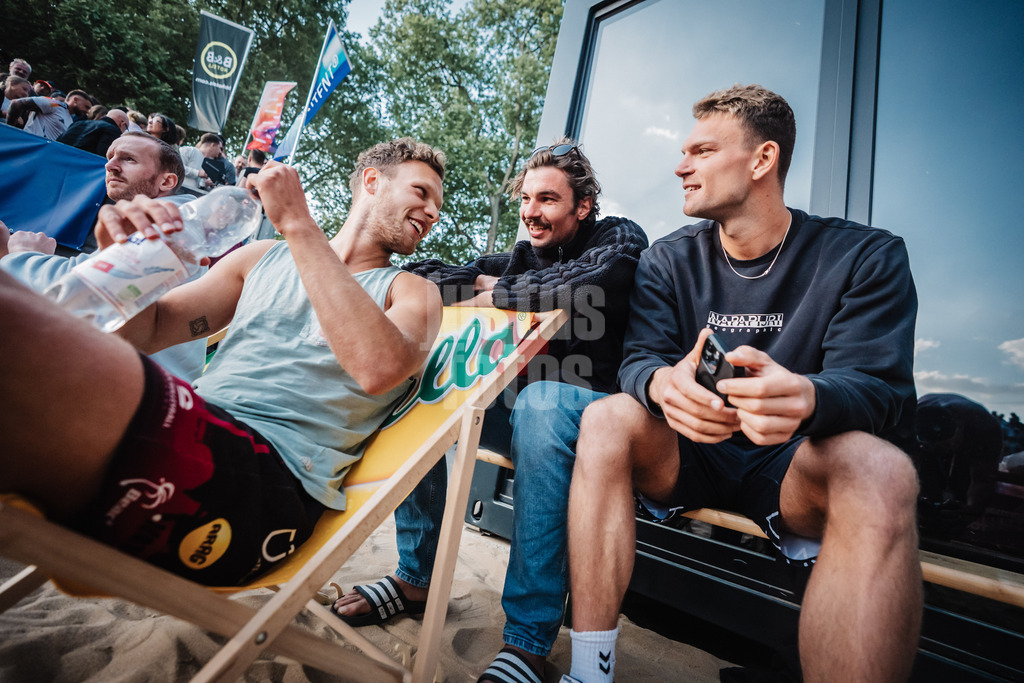 Beachvolleyball | Männer | Allianz German Beach Tour 2025 | Tourstop Düsseldorf | 16.05.2025 | v.l. Eric Stadie-Seeber, Jannik Kühlborn und Daniel Kirchner