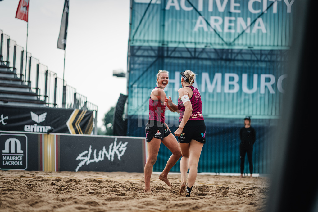 Beachvolleyball | Frauen | Queen and King of the Court | Hamburg | 31.05.2024 | Emilie Olimstad (links, FIN) und Sunniva Helland Hansen (rechts, FIN)