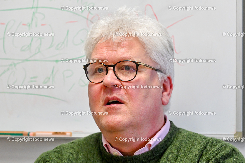 Sepp Hochreiter_ JKU-Institut fuer Machine Learning_ 09.02.2024-37 | 09.02.2024, Johannes Kepler Universitaet Linz, AUT, JKU, Johannes Kepler Universitaet Linz, im Bild Sepp Hochreiter (JKU, Leitung Institut fuer Machine Learning)