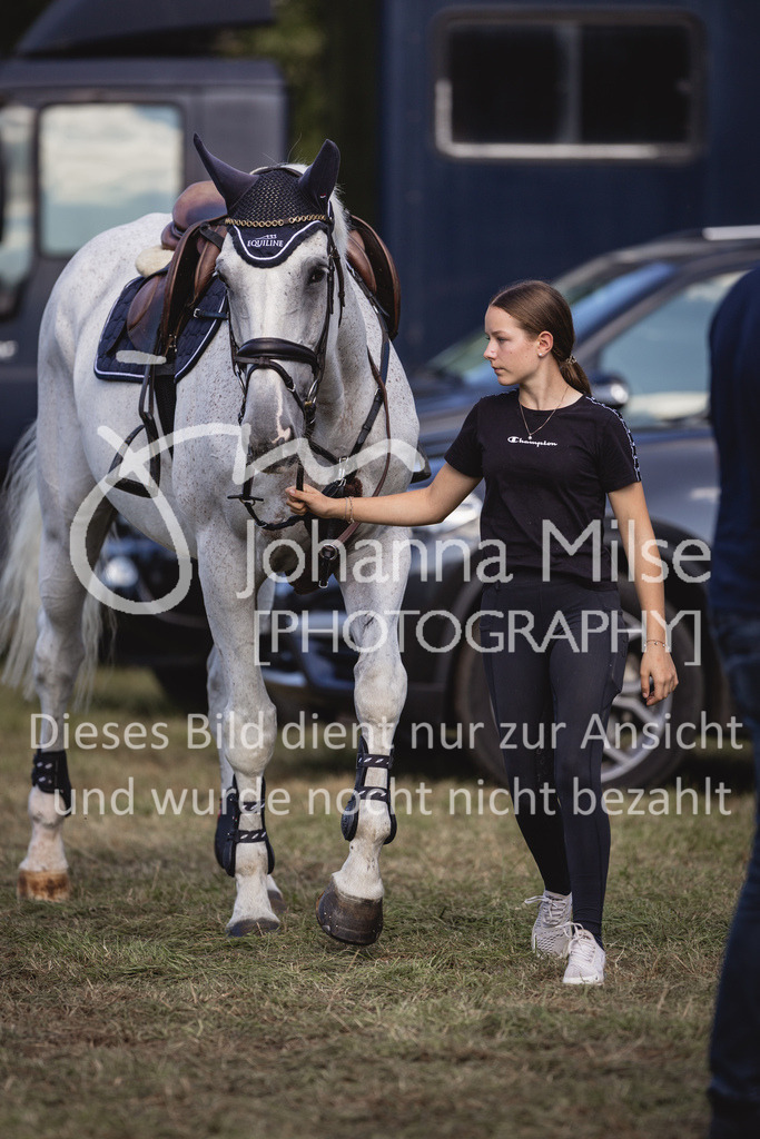230826_Delbrueck_S1-Spr_Impressionen-901 | Deine schönsten Turniermomente als professionelle Fotos! Entdecke hochwertige Pferdesport-Fotografie im Online-Shop. Jetzt Fotos finden & bestellen!