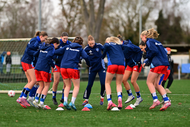 Fußball I Frauen I Saison 2025-2026 I Regionalliga Nord I 11. Spieltag I Hamburger SV U20 - Holstein Kiel I 27764 | Der Sportfotograf. - Realisiert mit Pictrs.com