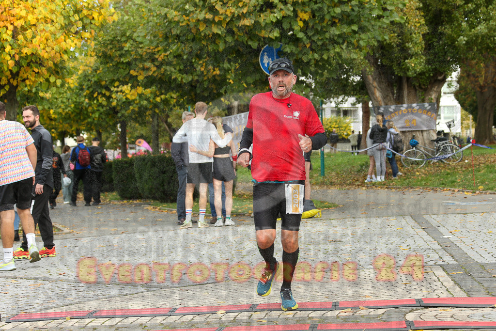 241020_1135_EX1_2757 | Sportfotografie im Rhein-Sieg Kreis, Köln, Bonn, NRW, Rheinland Pfalz, Hessen, etc. Unser Tätigkeitsfeld umfasst den Laufsport vom Volkslauf über den Marathon, Duathlon, Triathon bis zum Ultralauf wie Kölnpfad Ultra oder Schindertrail.