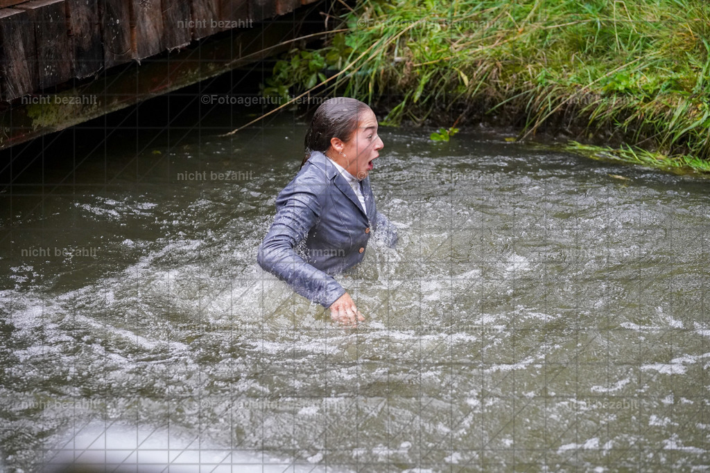 20221002-FAH09713 | Obberbayerische Meisterschaften Vielseitigkeit 2022, Schwäbische Meisterschaften Vielseitigkeit 2022, Mertingen, Schwaben, Bayern, Geländeturnier, Buschreiter, Turnierfotografen Bayern, Fotoagentur Herrmann,  Bayerische Meisterschaften VS Jun. / JR / Pony:, Turnierbilder, Pferdebilder, Turnierfotos, Pferdesortfotografie, Reitsportfotograf, Pferdeshooting