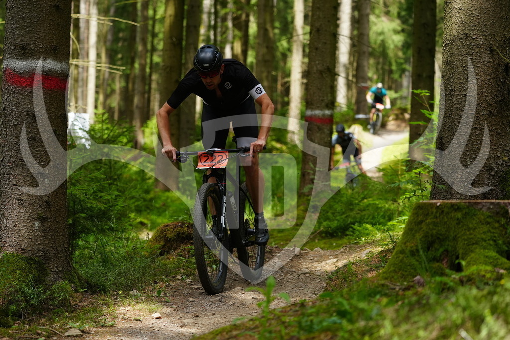 FC100296 | Fotogalerie der Treibjagd im Dunkelwald - Dein MTB Etappenrennen im Erzgebirge - Realisiert mit Pictrs.com