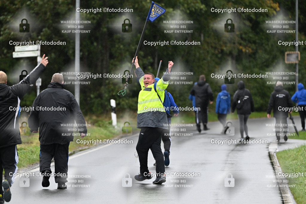 DSC_2525 | Thorsten Stielfsen ( mitte) als Bahnanweiser