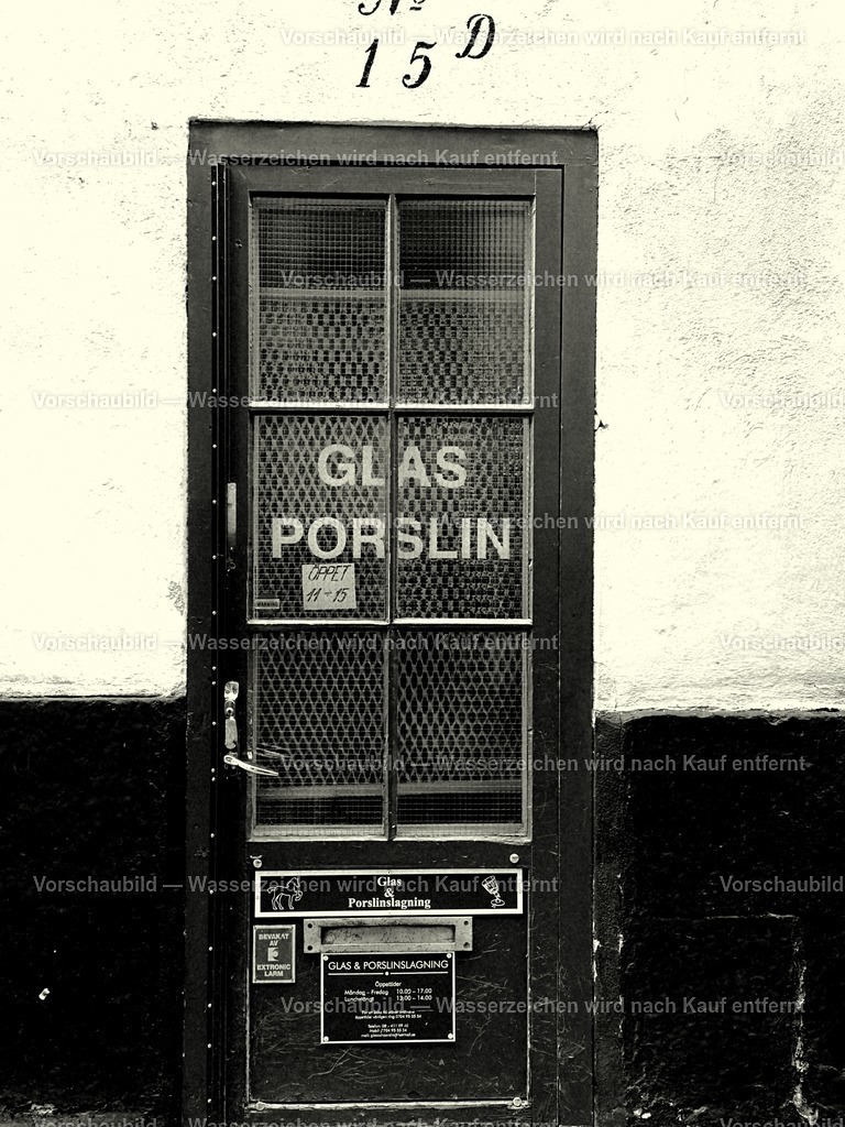Stockholm-Glas_Porzellanwerkstatt | online Fotogalerie mit schwarz-weiß Fotografien und Shop für zeitlose  Poster und Leinwände in stilvollem schwarz weiß  - Realisiert mit Pictrs.com