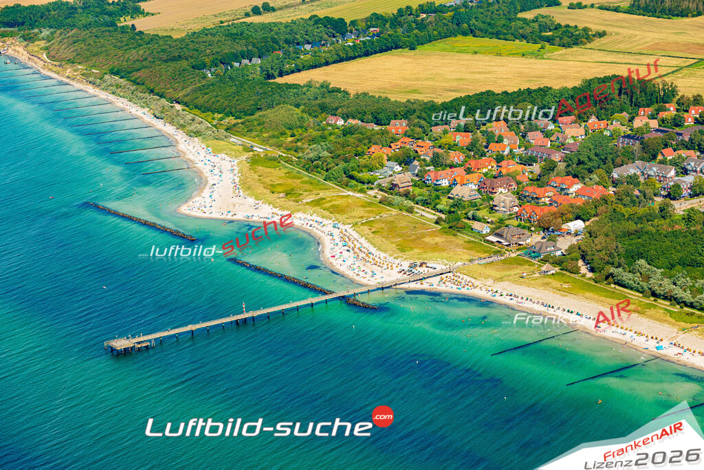 Ferienwohnung Strandnah Wustrow Bild- Das Luftbild wurde 2025 vom UL-Flugzeug heraus erstellt ( keine Drohne bzw. Drohnenaufnahme ) - Hochauflösende Luftaufnahme -Nicht vergleichbar mit Google Maps oder Satelittenbilder- Die Geschenkidee !Mit Lizenz und Bildrechte bestellbar - CC