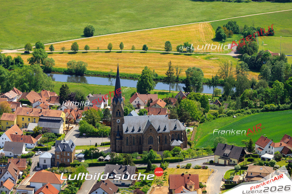 Die Luftaufnahme der Stadt Michelau in Oberfranken wurde vom UL-Flugzeug heraus erstellt ( keine Drohne )- hohe Auflösung für beste Qualität