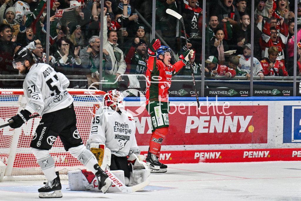 Augsburger Panther - Kölner Haie | Jubel der Panther nach dem Treffer zum 2-1 durch Riley DAMIANI (Augsburger Panther #19) / Tor / Torschuetze / Freude / Happy / DEL: Augsburger Panther - Kölner Haie; Curt Frenzel Stadion am 26.09.2025