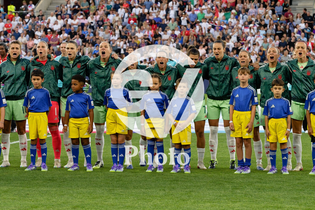 England v Italy - UEFA Women's EURO 2025 Semi-Final | GENEVA, SWITZERLAND - JULY 22: Italy during national anthem the UEFA Women's EURO 2025 Semi-Final match between England and Italy at Stade de Geneve on July 22, 2025 in Geneva, Switzerland. (Photo by Giuseppe Velletri/Sports Press Photo/Getty Images)