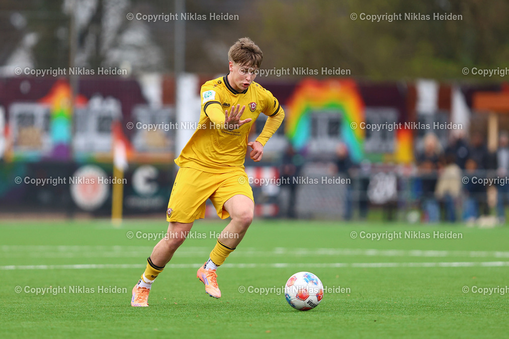 NH_FCStPauliU19_SGDynamoDresdenU19_DFBNachwuchsliga_28032026 | #2 Anton Schumann (SG Dynamo Dresden U19)Fußball I Junioren I U19 DFB-Nachwuchsliga Hauptrunde Liga B, Gruppe B I Saison 2025-2026 I 7. Spieltag I FC St. Pauli U19 - SG Dynamo Dresden U19 I 28.03.2026 I Sportplatz Brummerskamp