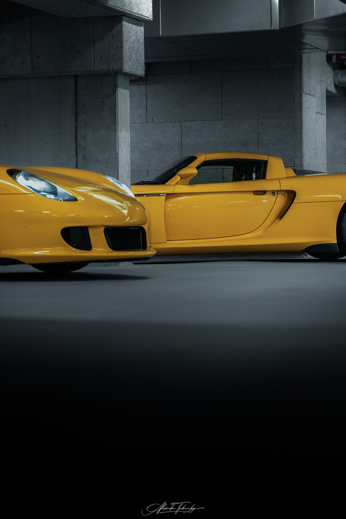 Carrera GT Double Trouble | Entdecken Sie die faszinierende Welt von Alexander Tschuncky Arts: Kreative Fotografie, atemberaubende Automobilkunst und hochwertiger Bilderdruck. Lassen Sie sich inspirieren! - Realisiert mit Pictrs.com