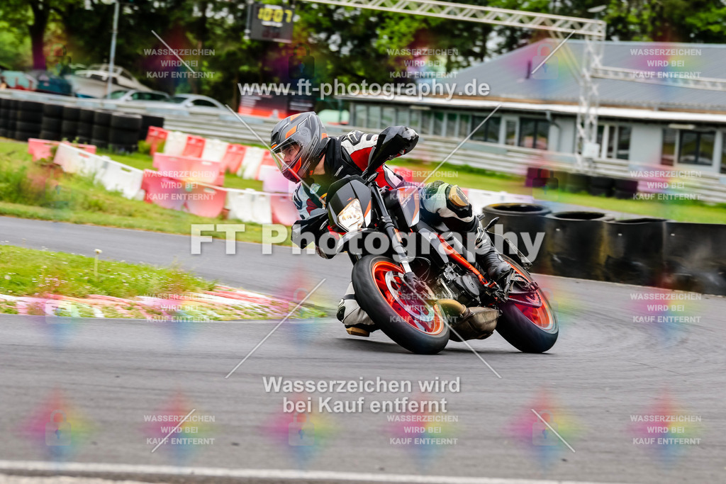 MotoTeamVBK-20417 | Hier findet Ihr Bilder von Touristenfahrten auf der Nürburgring Nordschleife oder von anderen Veranstaltungen die ich besucht habe. Viel Spass beim Durch Schauen 