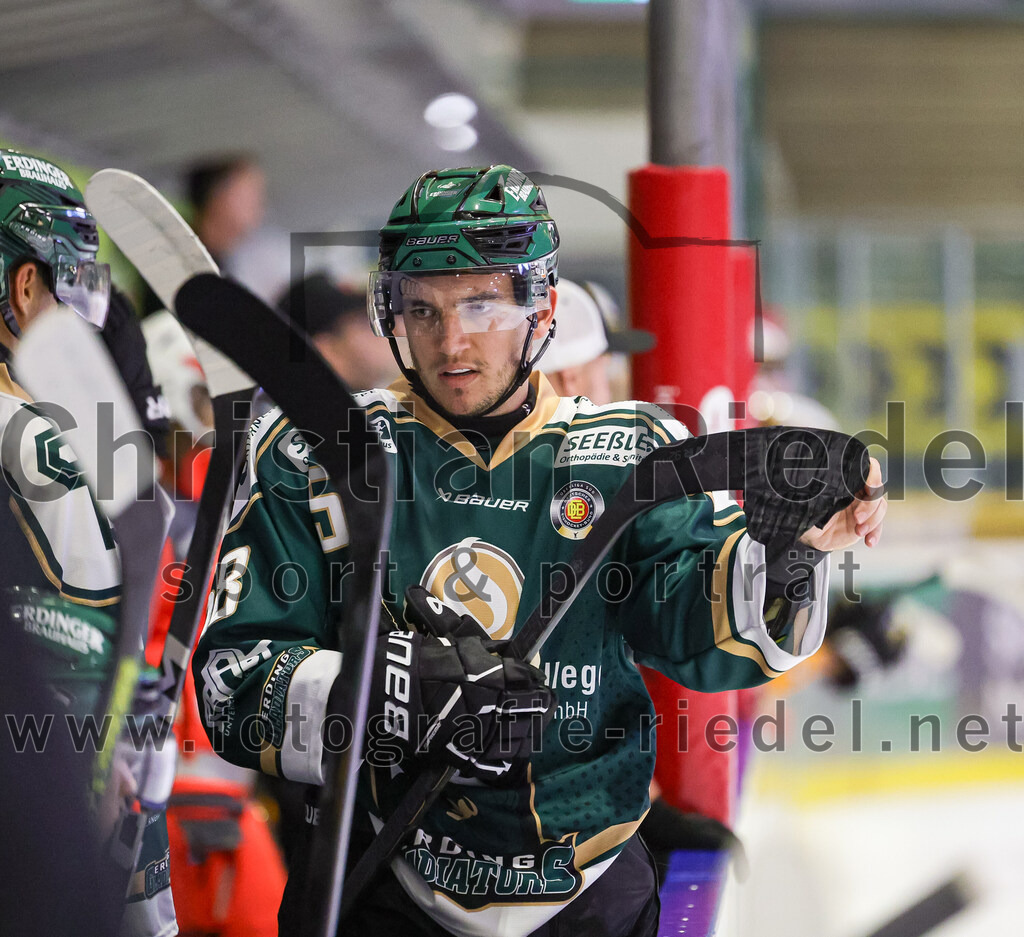 2025-08-22_089_TSV_Erding_gegen_EV_Fuessen | Erding, Deutschland, 22.08.2025:Eishockey, Oberliga Süd 2025 / 2026, Testspiel, TSV Erding gegen EV Füssen, Endergebnis: 1:4Paul Pfenninger (Erding Gladiators, #58)Foto: Christian Riedel / fotografie-riedel.net