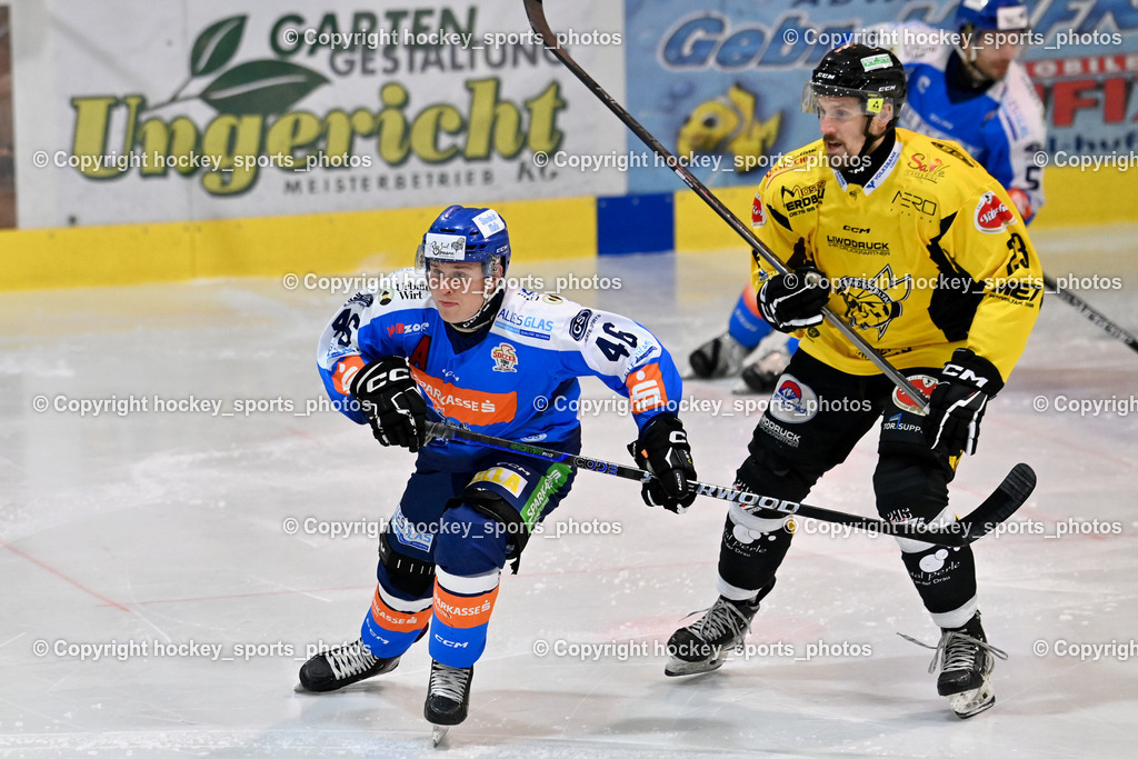 ESC SPARKASSE STEINDORF vs. MET PHOTOVOLTAIK HORNETS SPITTAL | #46 Maurer Julian ESC Steindorf, #23 Sodja Urban EC Hornets Spittal, ESC SPARKASSE STEINDORF vs. MET PHOTOVOLTAIK HORNETS SPITTAL, ESC SPARKASSE STEINDORF vs. MET PHOTOVOLTAIK HORNETS SPITTAL am 22.11.2025 in Steindorf (Ossiachersee Halle), Austria, (Photo by Bernd Stefan)