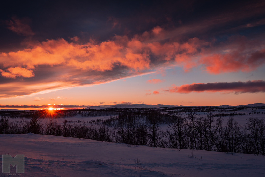 Sonnenuntergang über Funasdalen | Landschafts- und Tierfotografie zu allen Jahreszeiten. Und immer die Schönheit des Lichtes im Auge... - Realisiert mit Pictrs.com