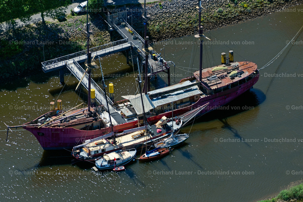 4029329 | BREMEN 01.06.2020 Segelschiff und Veranstaltungsschiff "De Liefde" am Südufer des Flusses Weser in Bremen. // Sailboat and events location "De Liefde" in Bremen in Germany. Foto: Gerhard Launer