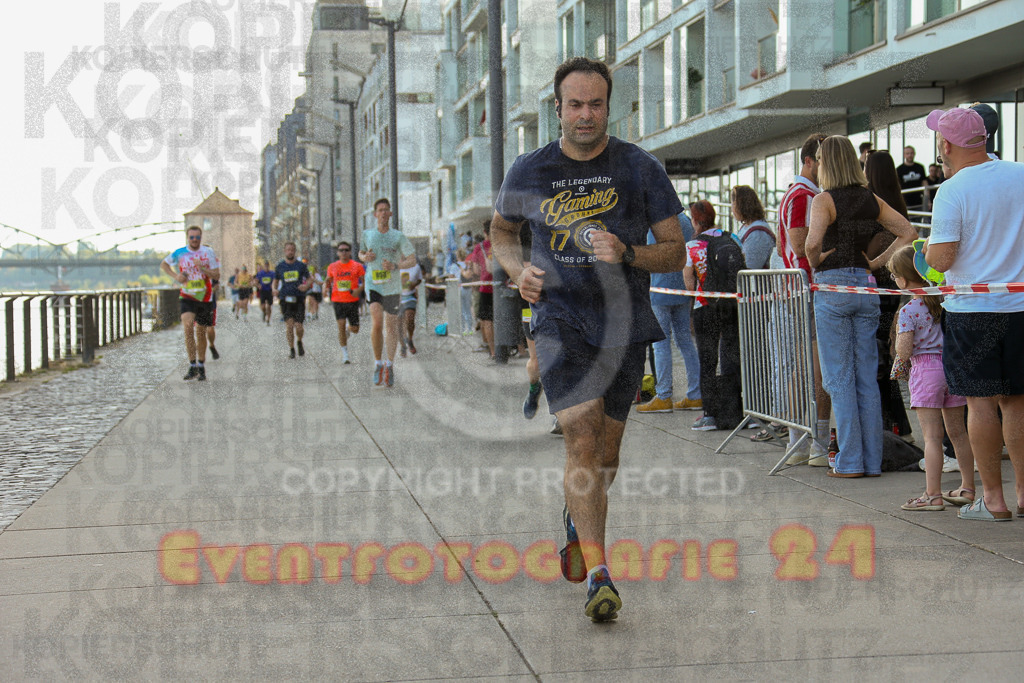 250920_1447_EX1_7590 | Sportfotografie im Rhein-Sieg Kreis, Köln, Bonn, NRW, Rheinland Pfalz, Hessen, etc. Unser Tätigkeitsfeld umfasst den Laufsport vom Volkslauf über den Marathon, Duathlon, Triathon bis zum Ultralauf wie Kölnpfad Ultra oder Schindertrail.