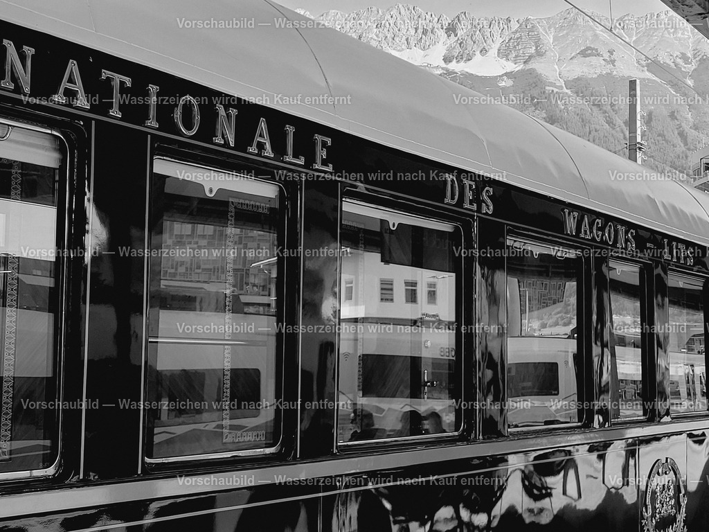 OrientExpress in Innsbruck | online Fotogalerie mit schwarz-weiß Fotografien und Shop für zeitlose  Poster und Leinwände in stilvollem schwarz weiß  - Realisiert mit Pictrs.com